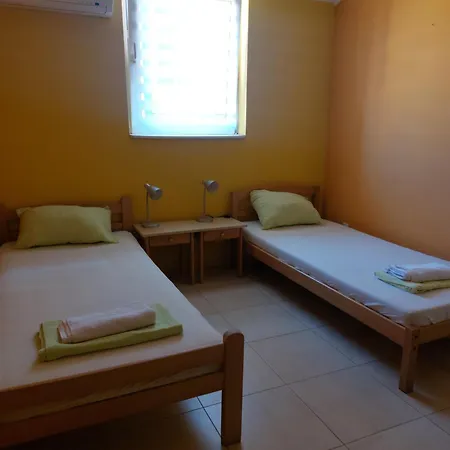 Gostinjska kuća Maja & Garden *